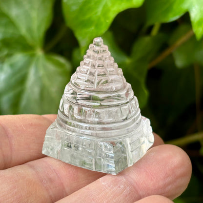 Shree Yantra | håndskåret Himalaya Bjergkrystal | mount meru | 4 cm