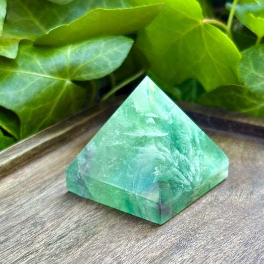 Billede af Pyramide, kinesisk regnbue fluorit - 4 cm | nr. 8