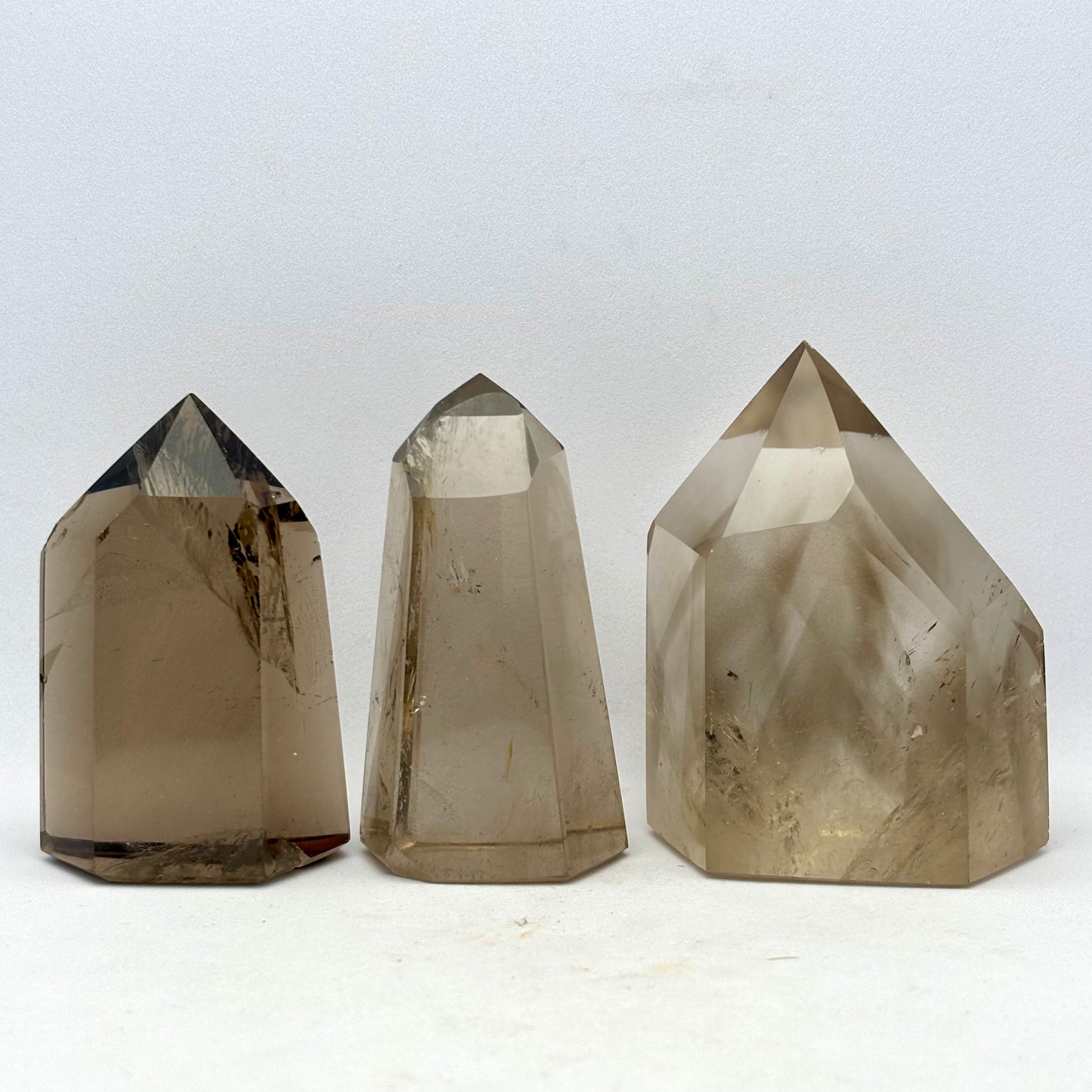 Røg kvarts trio super eksklusiv kvalitet | 5,8 - 6,4 cm Røg kvarts trio super eksklusiv kvalitet | 5,8 - 6,4 cm