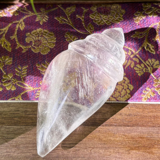 Billede af Rituel konkylie | håndskåret Himalaya Bjergkrystal | 10,3 cm