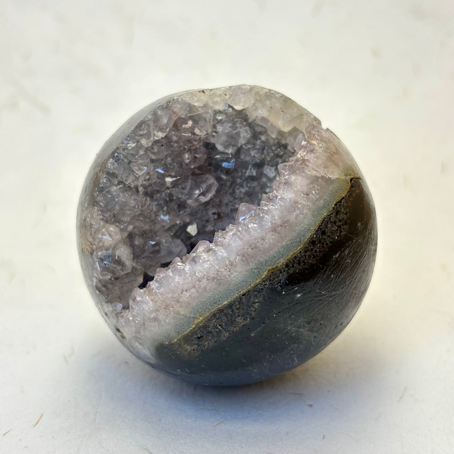 Ametyst  kugle m. Grotte - 5 cm | nr. 13 Ametyst  kugle m. Grotte - 5 cm | nr. 13
