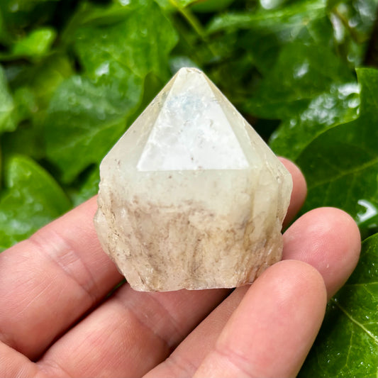 Billede af Bjergkrystal spids, candle kvarts - stående 5 cm