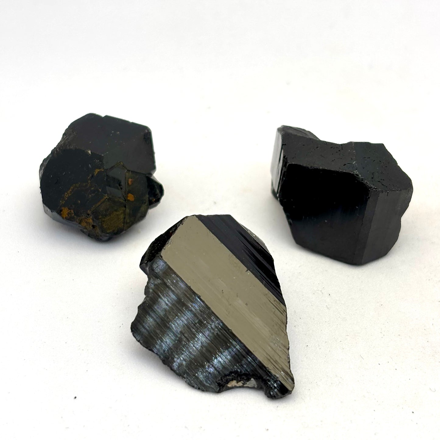 3 x Sort Turmalin rå termineret 3 cm | nr. 9 3 x Sort Turmalin rå termineret 3 cm | nr. 9