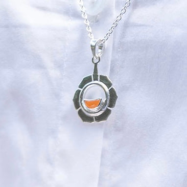 Sacral Chakra vedhæng | 925 Sterling Sølv og karneol