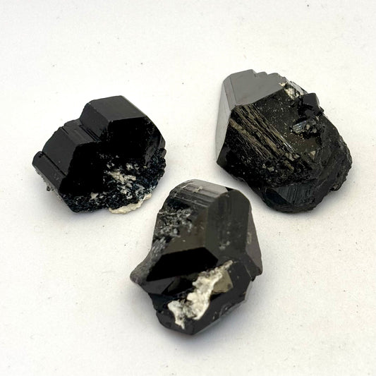 Billede af 3 x Sort Turmalin rå termineret 2,5 -4cm | nr. 4