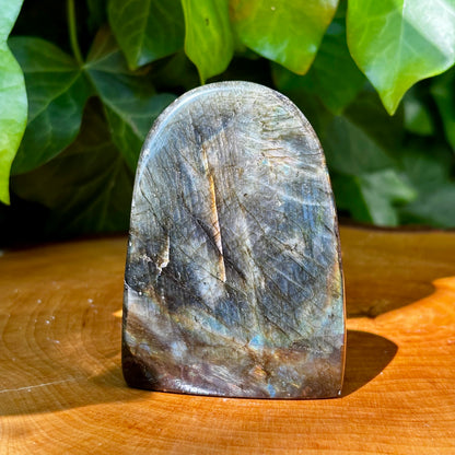 Labradorit skulptur 8 cm
