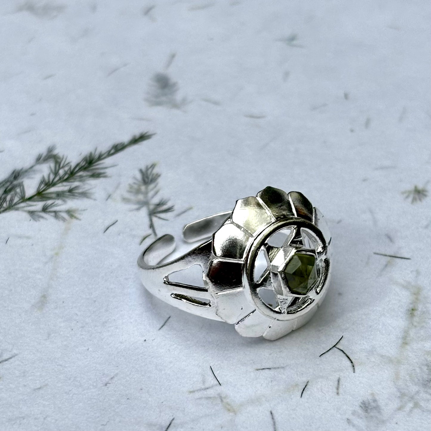 Hjerte Chakra fingerring | 925 Sterling Sølv og Peridot Hjerte Chakra fingerring | 925 Sterling Sølv og Peridot