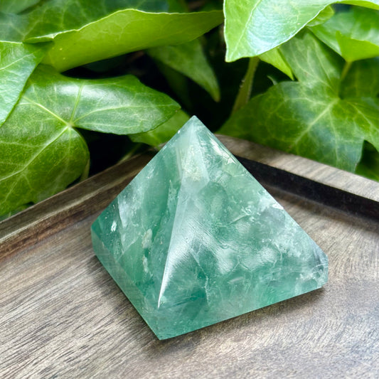 Billede af Pyramide, kinesisk regnbue fluorit - 4 cm | nr. 2