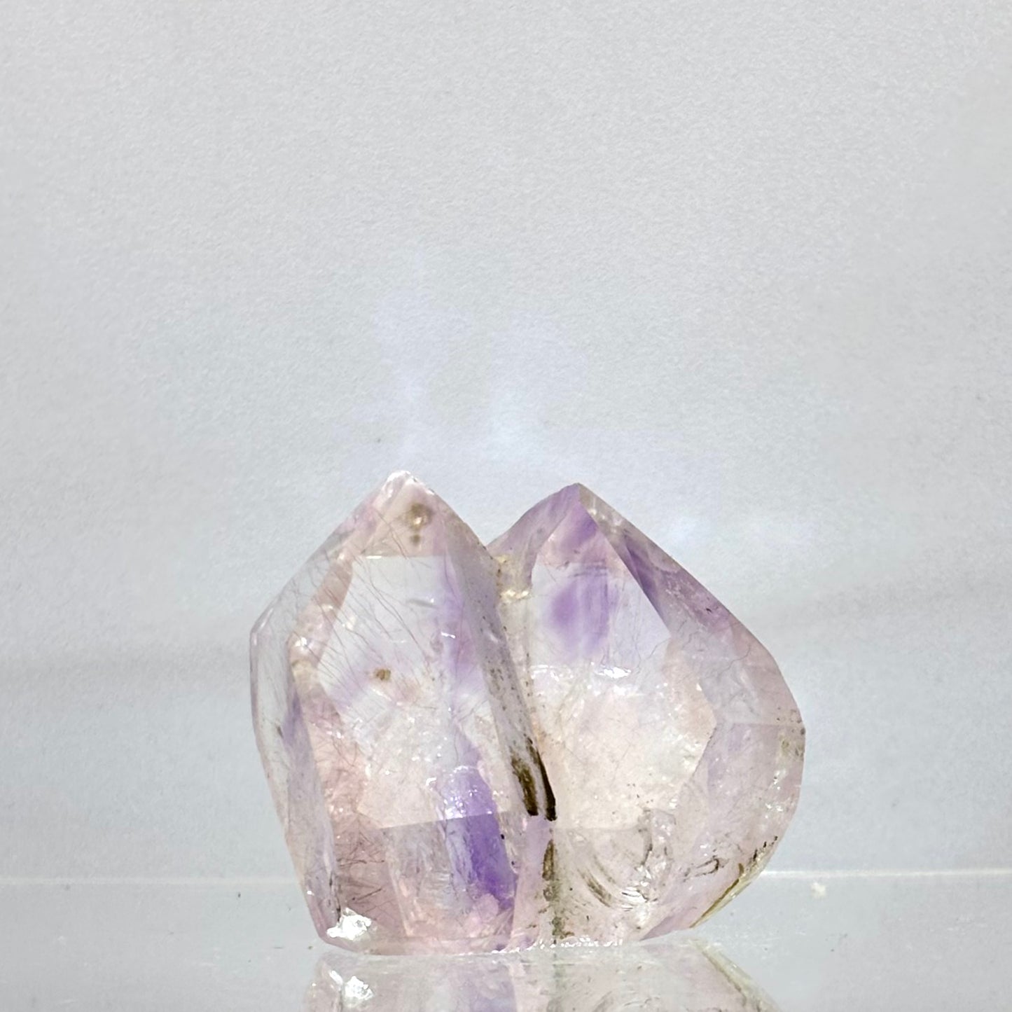 Bjergkrystal tvilling spids m. Ametyst Inklusioner 3,4 cm | nr. 10 Bjergkrystal tvilling spids m. Ametyst Inklusioner 3,4 cm | nr. 10