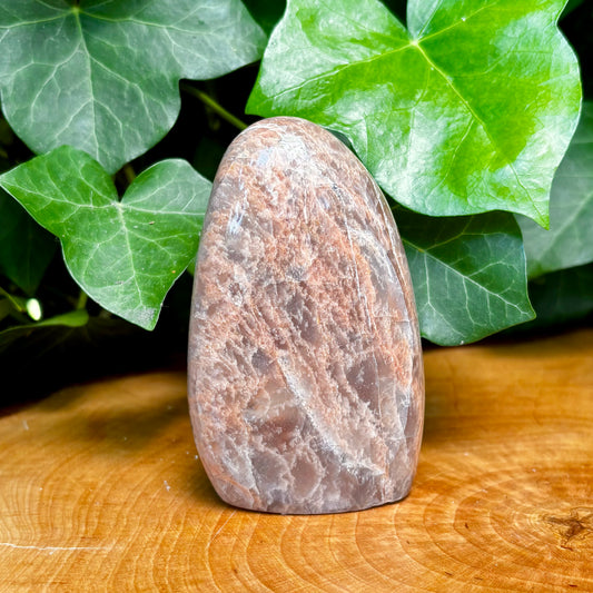 Billede af Fersken Månesten skulptur 9,5 cm