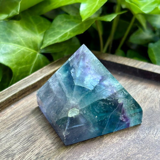 Billede af Pyramide, kinesisk regnbue fluorit - 4 cm | nr. 10