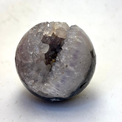 Ametyst / kvarts kugle m. Grotte - 5 cm | nr. 12
