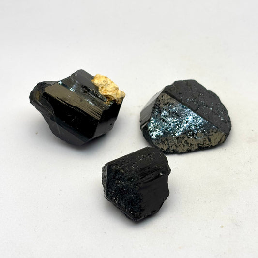 Billede af 3 x Sort Turmalin rå termineret 2.5-4cm | nr. 2