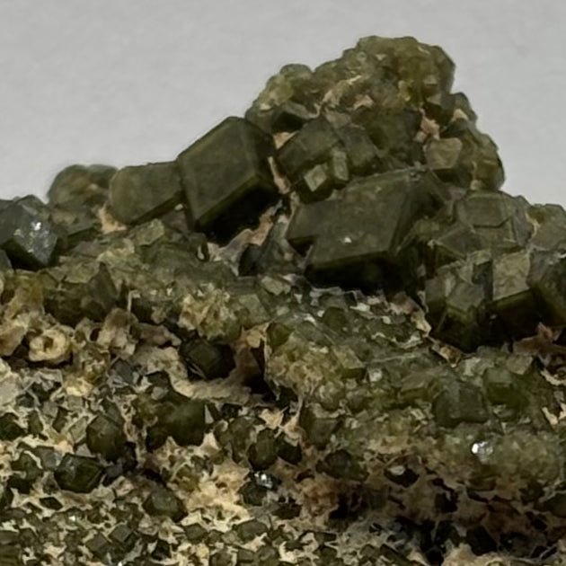 Grøn Granat / garnet klynge 5,3 cm | nr 1 Grøn Granat / garnet klynge 5,3 cm | nr 1