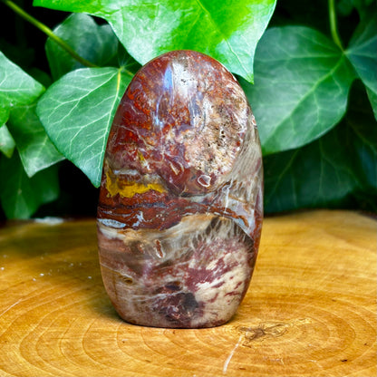 Forstenet træ skulptur 8,5 cm