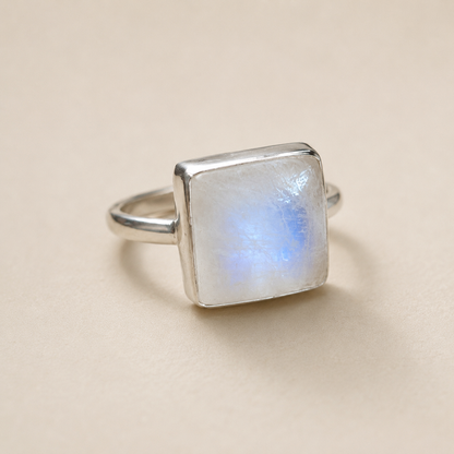 Moonstone fingerring -  Sølv og månesten | unika nr. 1