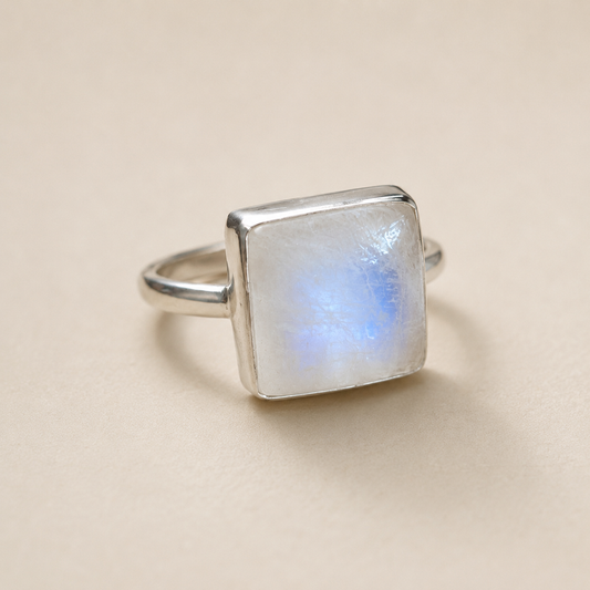 Billede af Moonstone fingerring -  Sølv og månesten | unika nr. 1