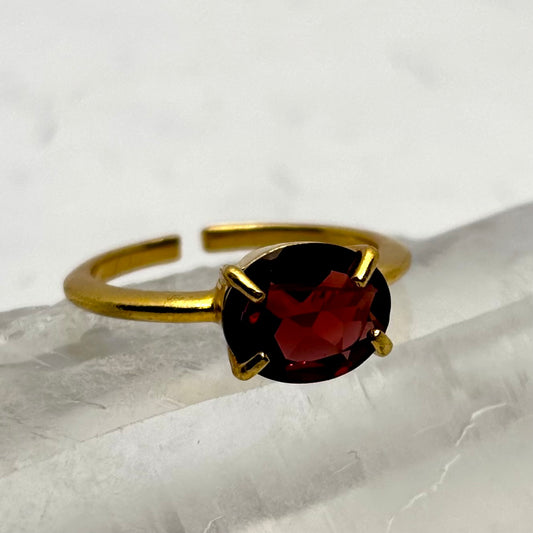 Billede af Granat fingerring | Guldbelagt 925 Sterling Sølv, facetslebet garnet