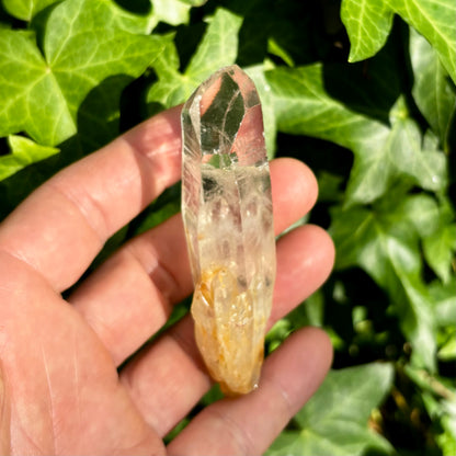 Bjergkrystal spids, ultra klar, særlig termination, og gylden 9,5 cm